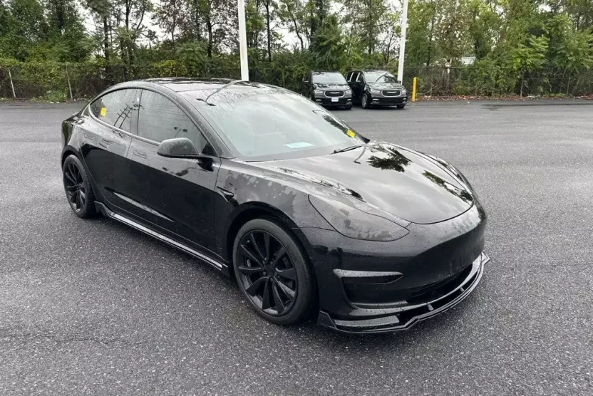 2019 Tesla Model 3 Mid Range photo 1