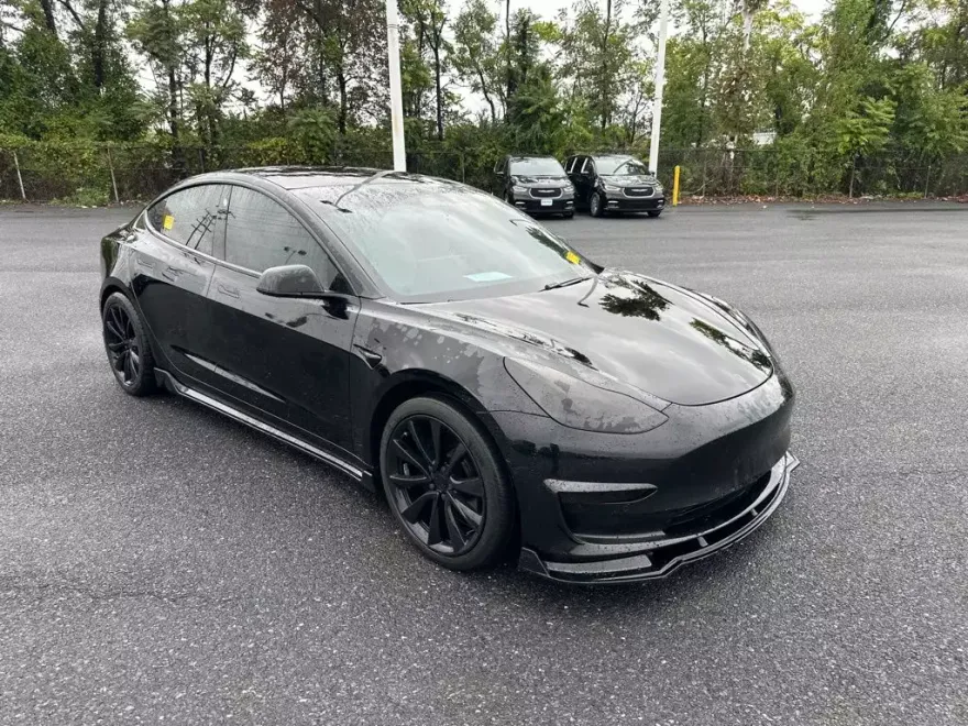 2019 Tesla Model 3 Mid Range photo 1