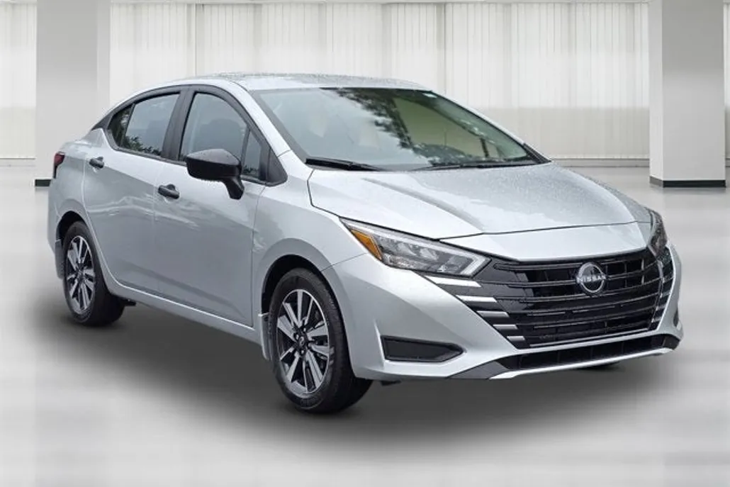 2025 Nissan Versa S photo 1