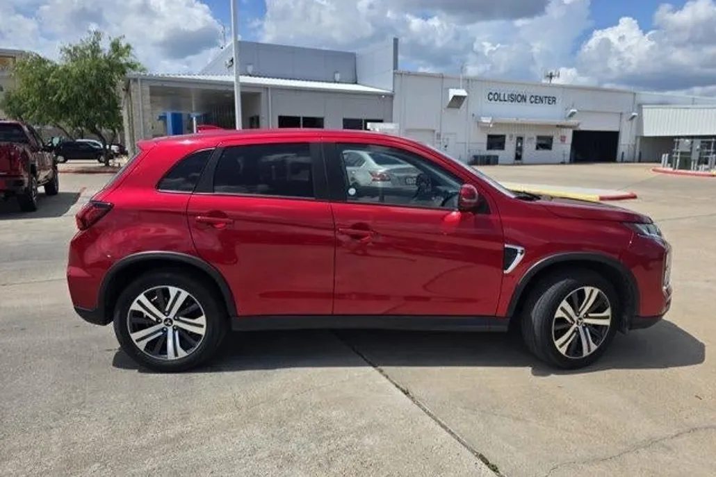 2024 Mitsubishi Outlander Sport S photo 1