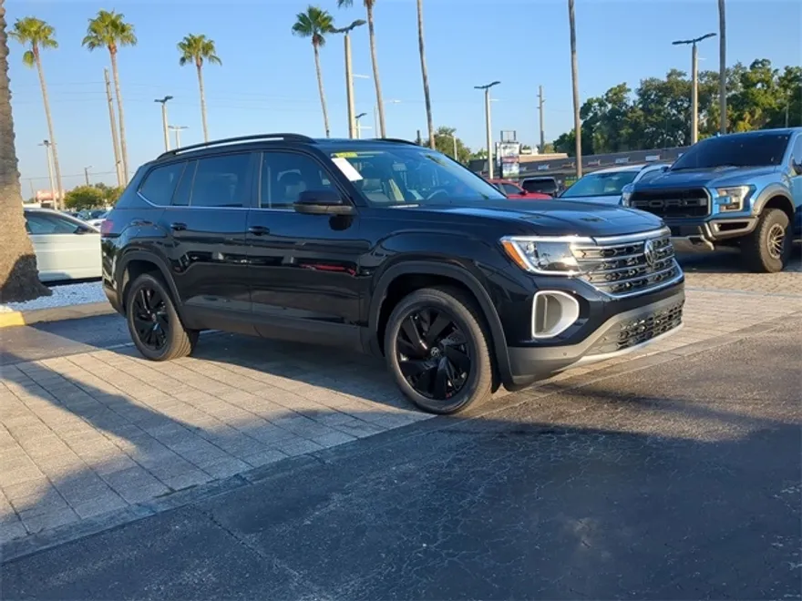 2026 Volkswagen Atlas SE Technology photo 1