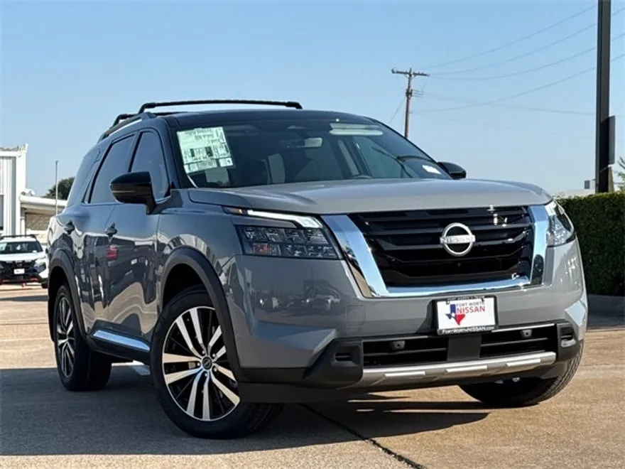 2025 Nissan Pathfinder Platinum photo 1