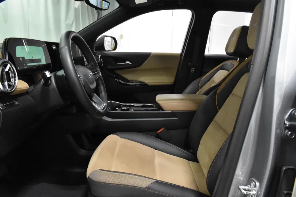 2025 Chevrolet Equinox ACTIV photo 1