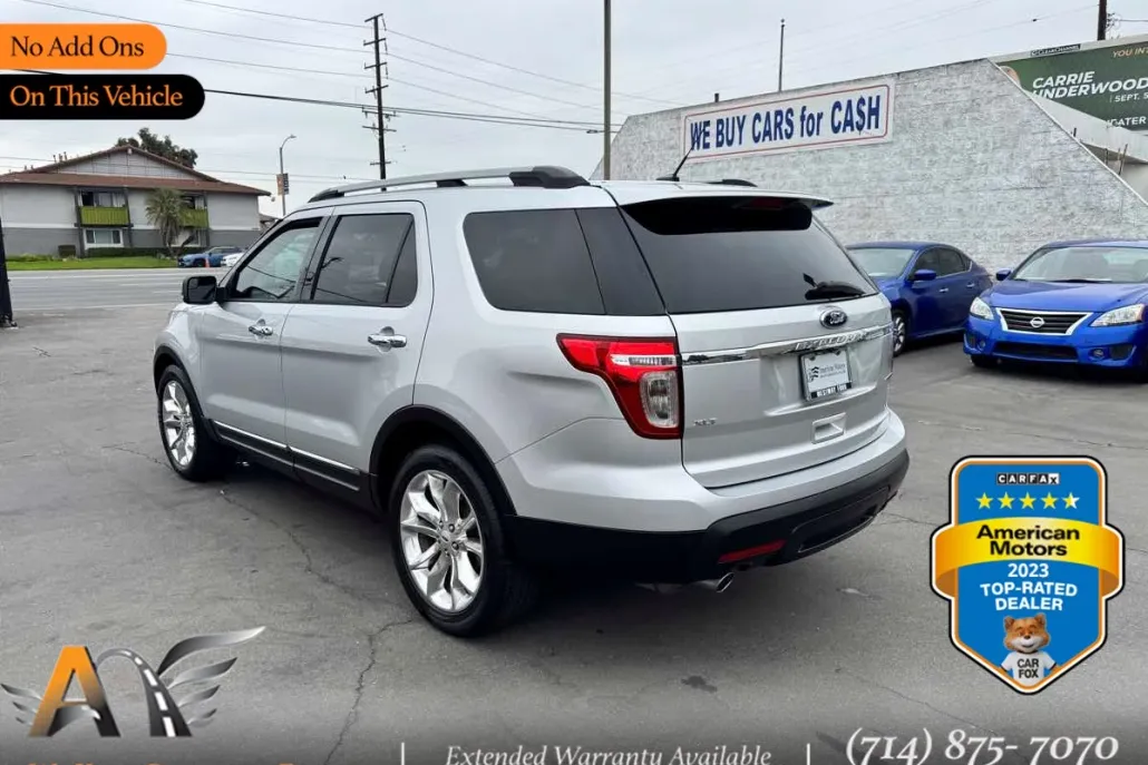 2015 Ford Explorer XLT photo 1