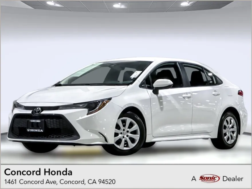2022 Toyota Corolla LE photo 1