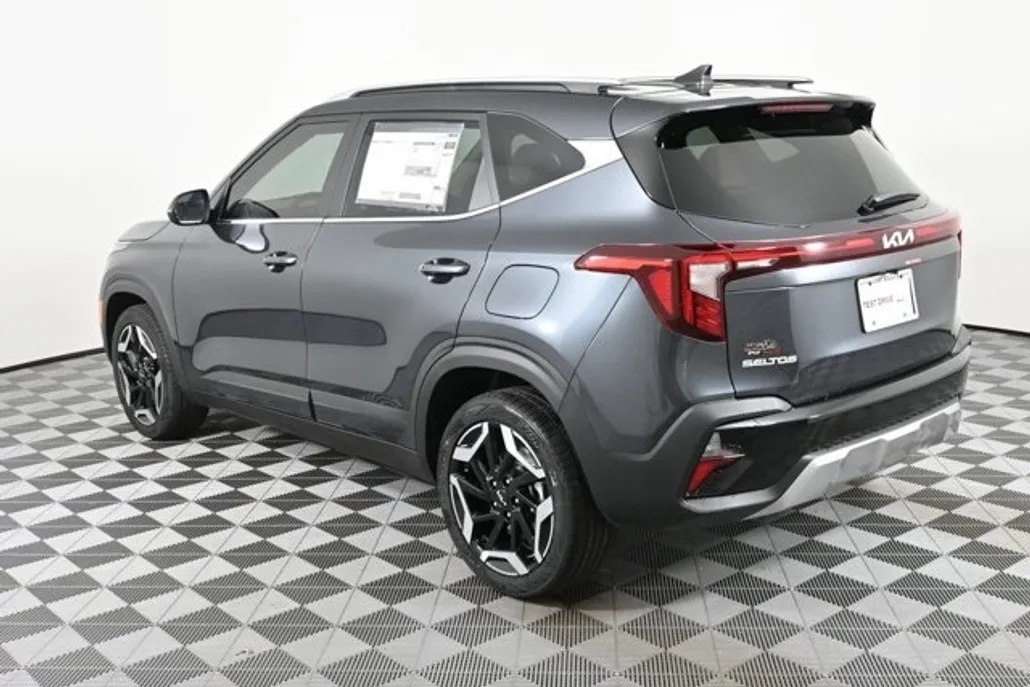 2024 Kia Seltos SX photo 1