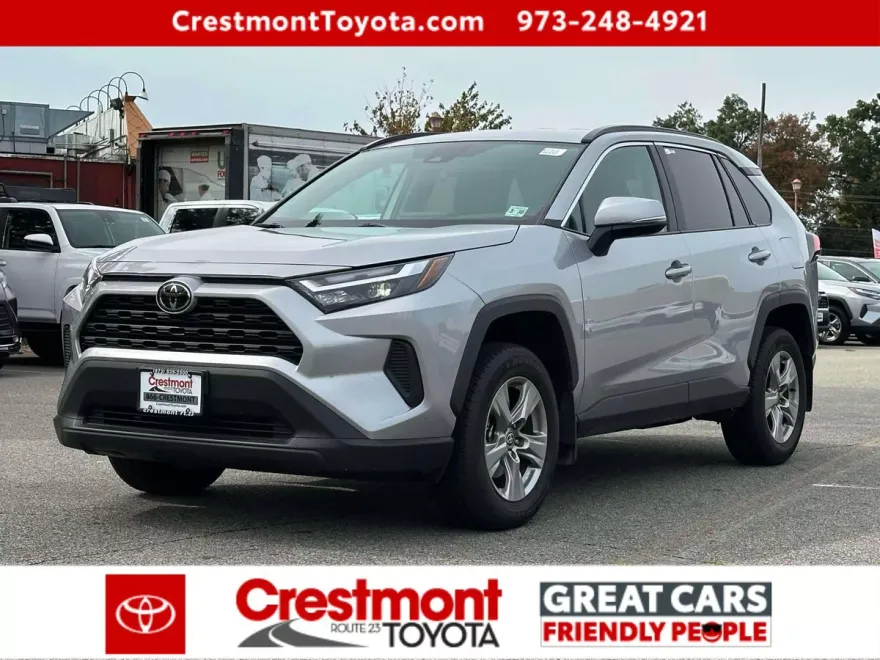 2025 Toyota RAV4 XLE photo 1