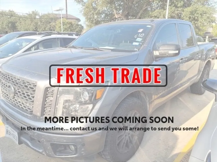 2019 Nissan Titan SV photo 1