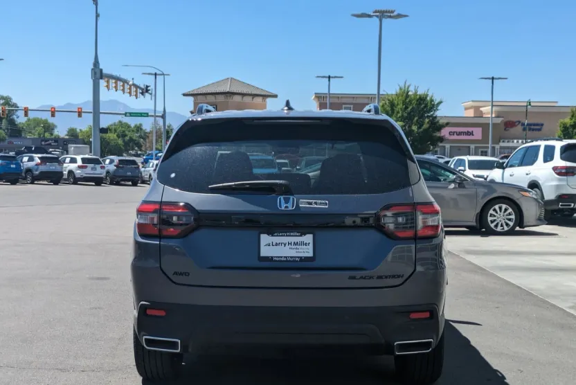 2025 Honda Pilot Black Edition photo 1