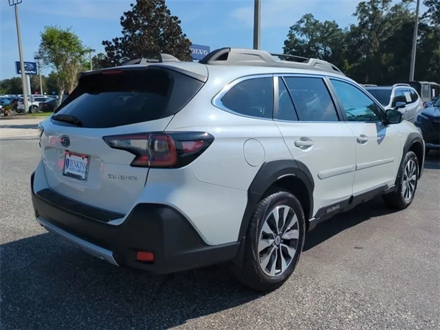 2025 Subaru Outback Limited photo 1