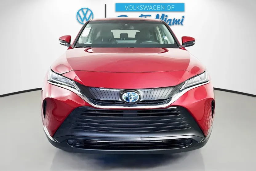 2022 Toyota Venza LE photo 1