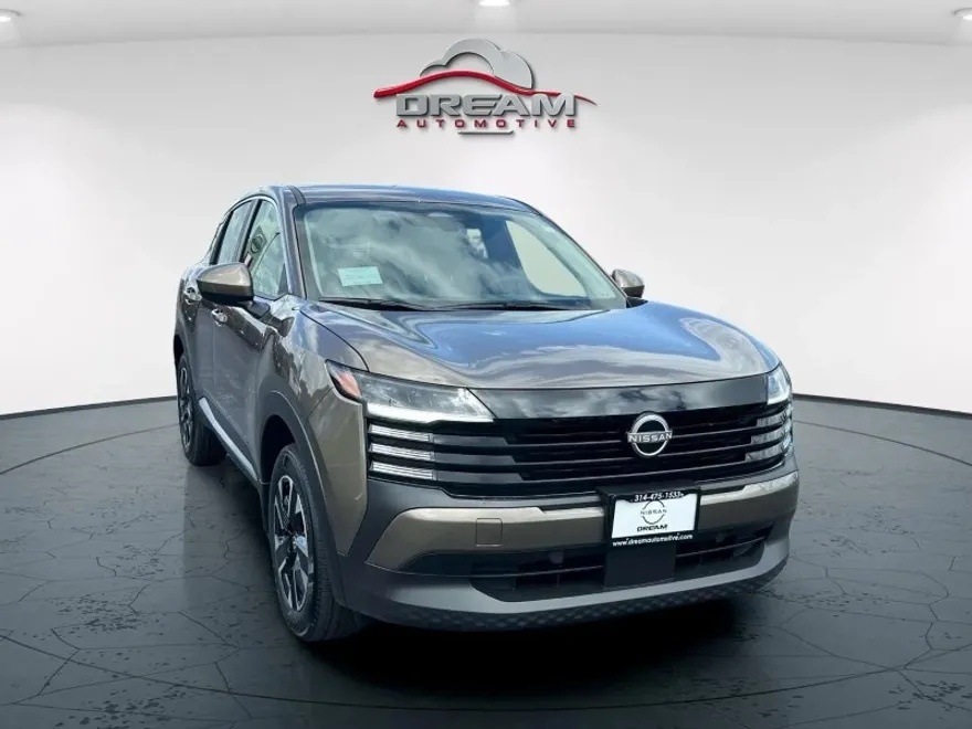 2025 Nissan Kicks SV photo 1