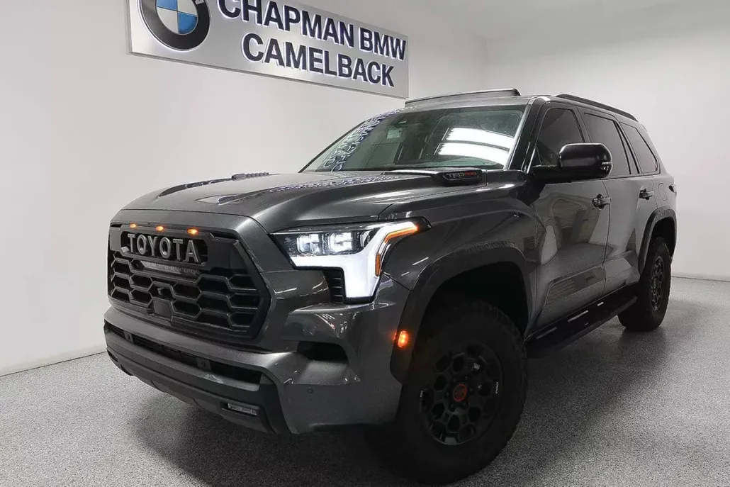 2023 Toyota Sequoia Capstone photo 1