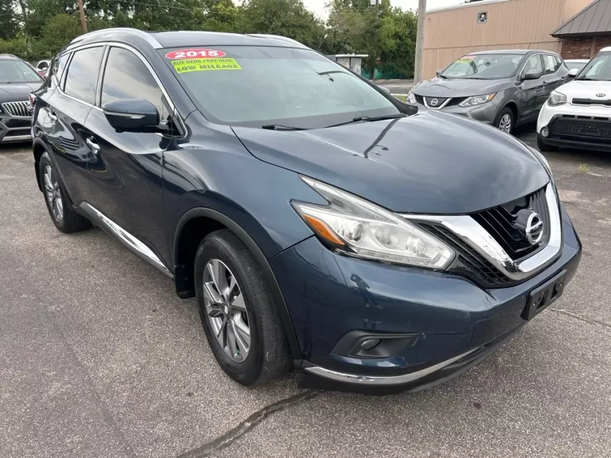 2015 Nissan Murano S photo 1