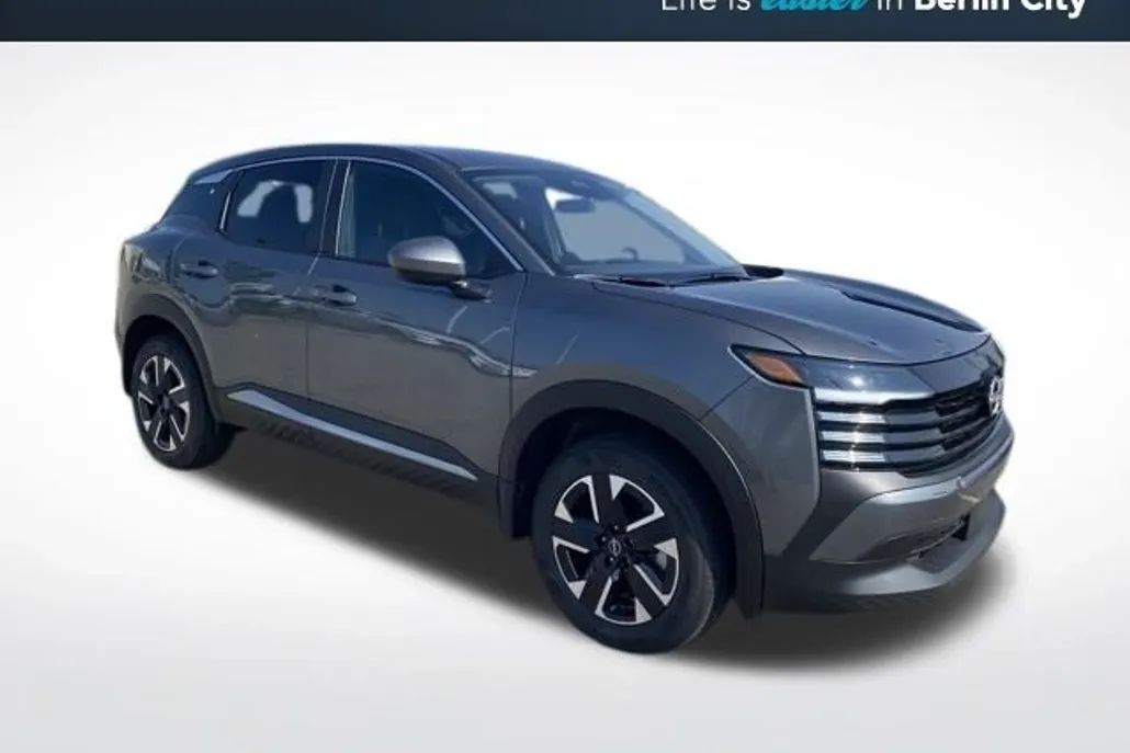2025 Nissan Kicks SV photo 1