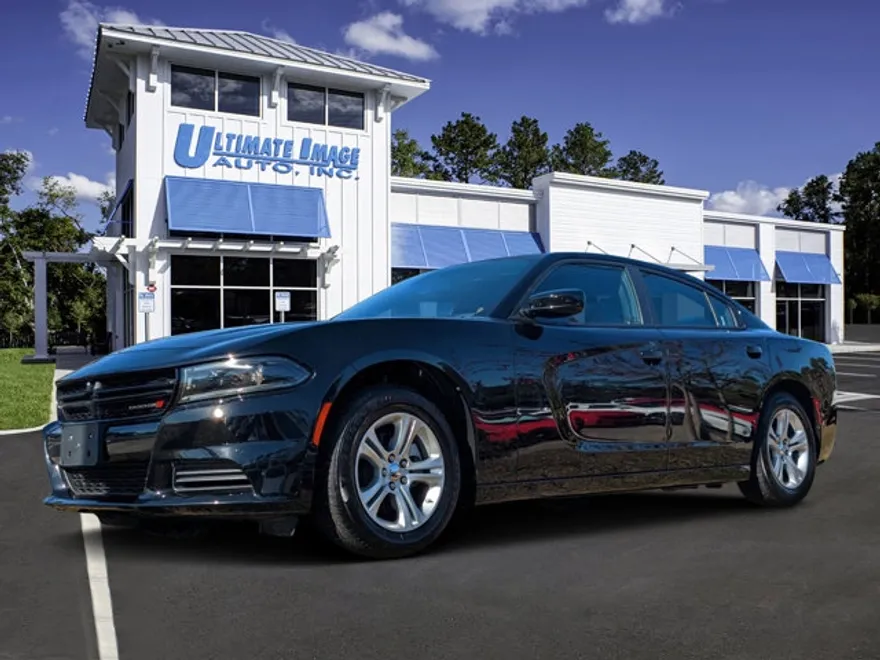 2022 Dodge Charger SXT photo 1
