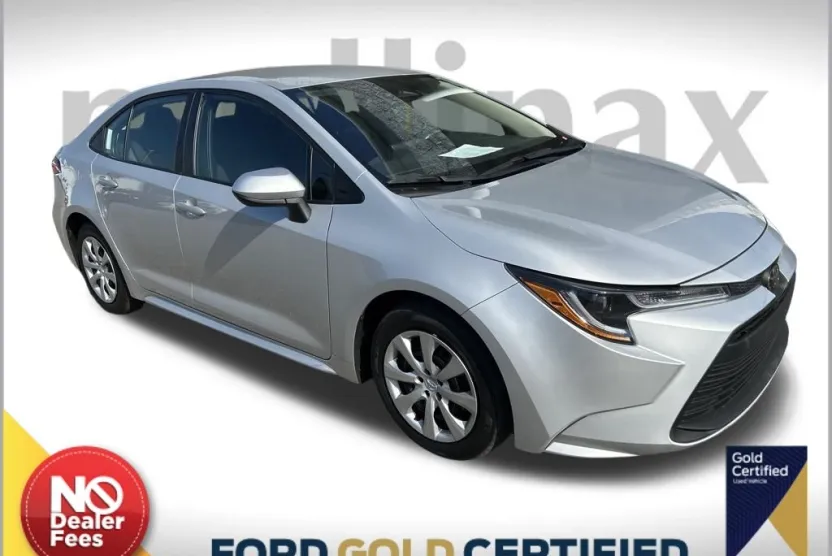 2024 Toyota Corolla LE photo 1