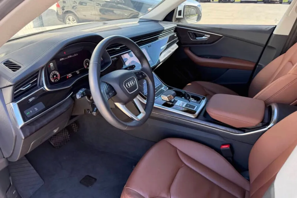 2023 Audi Q8 Premium 55 photo 1