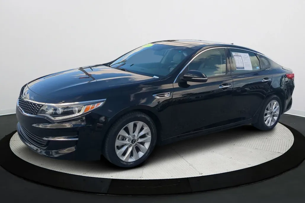2016 Kia Optima EX photo 1