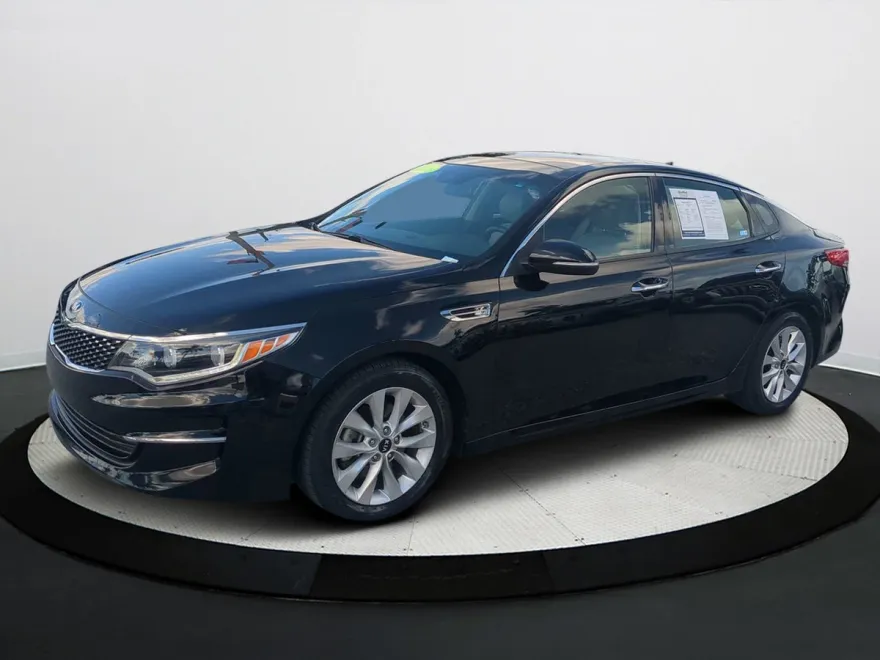 2016 Kia Optima EX photo 1