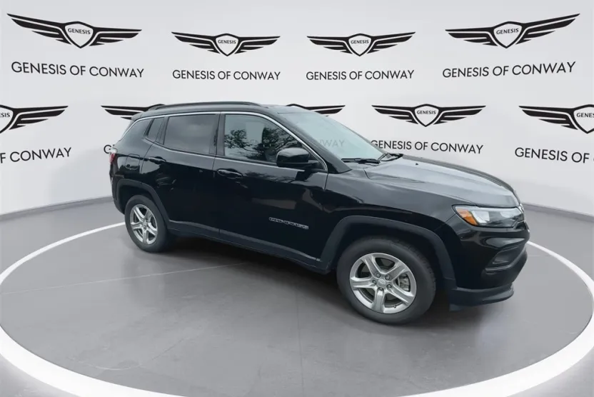 2024 Jeep Compass Latitude photo 1