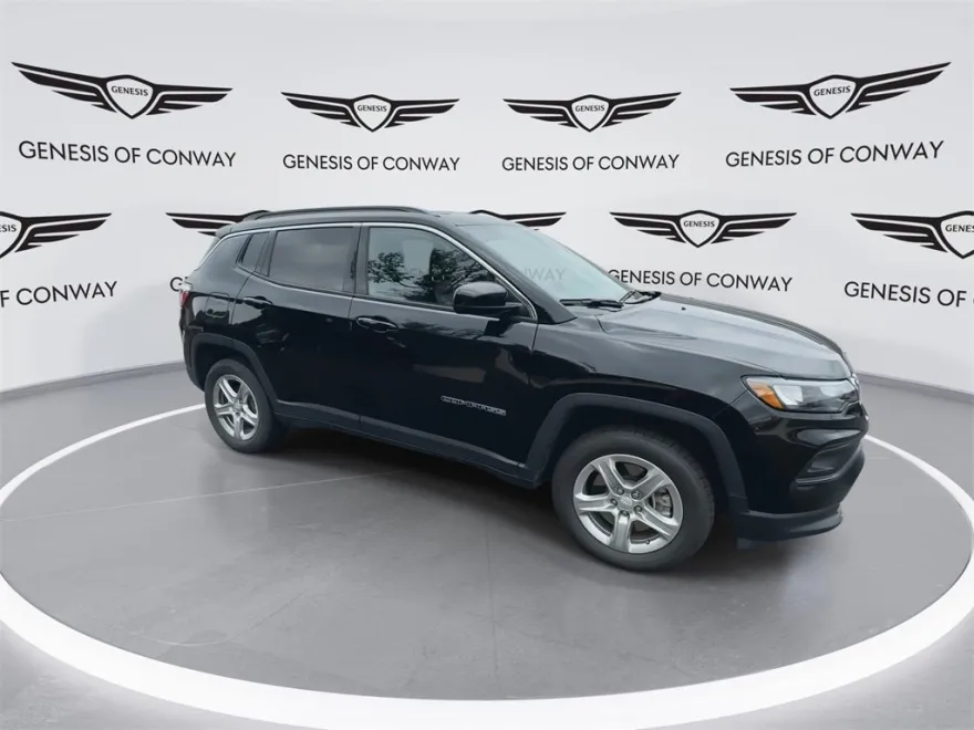 2024 Jeep Compass Latitude photo 1