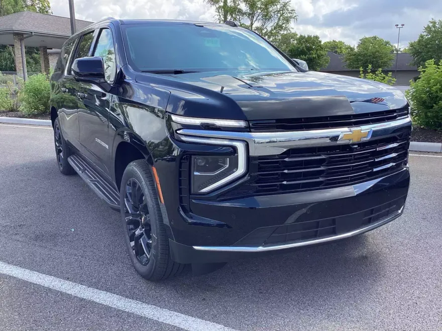 2025 Chevrolet Suburban LS photo 1
