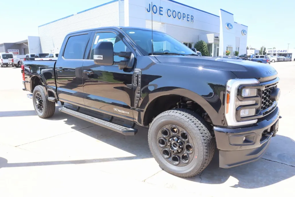 2025 Ford F-250 Lariat photo 1