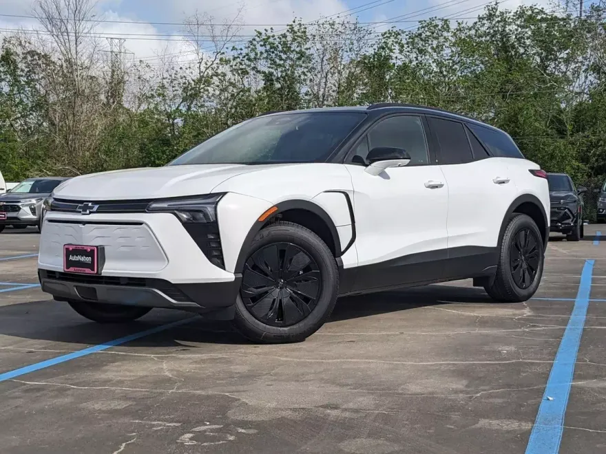 2025 Chevrolet Blazer EV photo 1