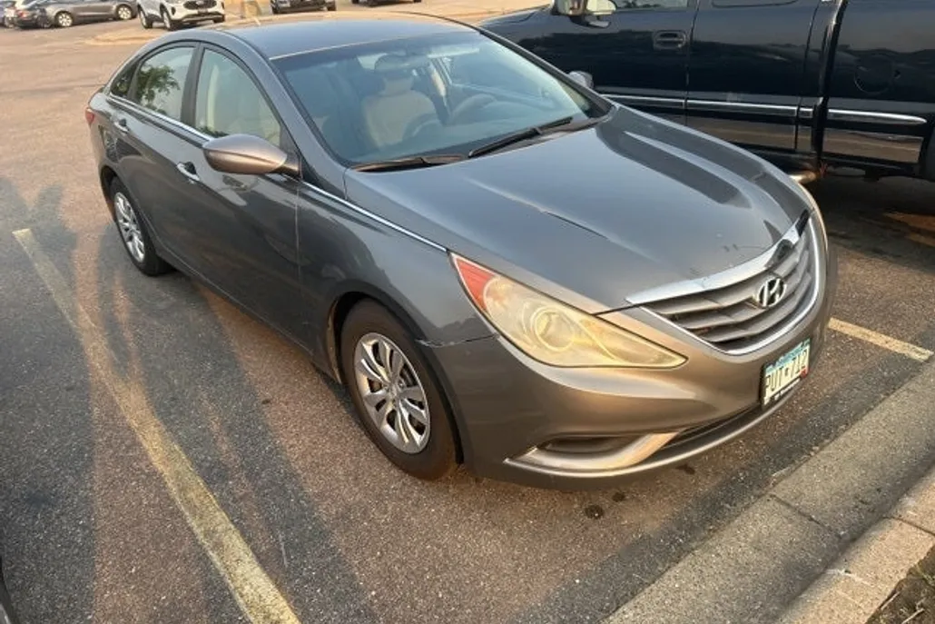 2011 Hyundai Sonata GLS photo 1
