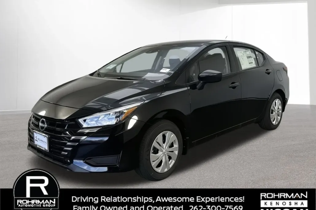 2025 Nissan Versa 1.6 S photo 1