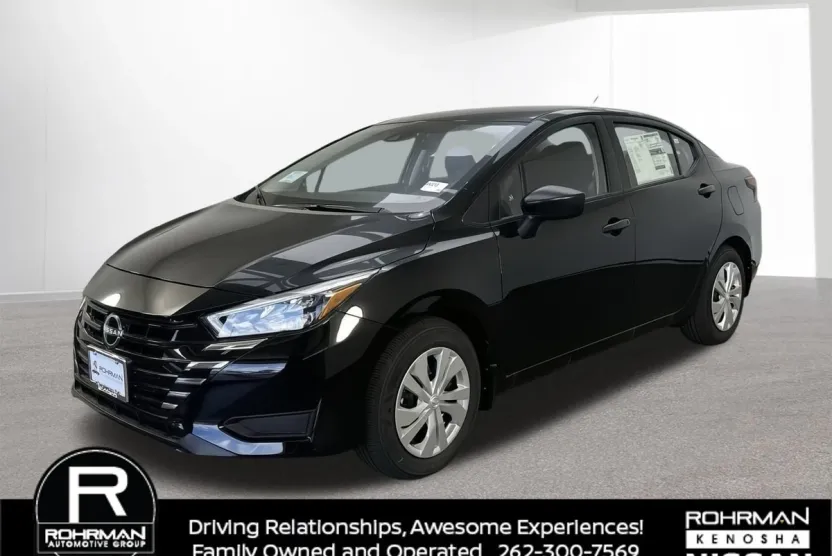 2025 Nissan Versa 1.6 S photo 1