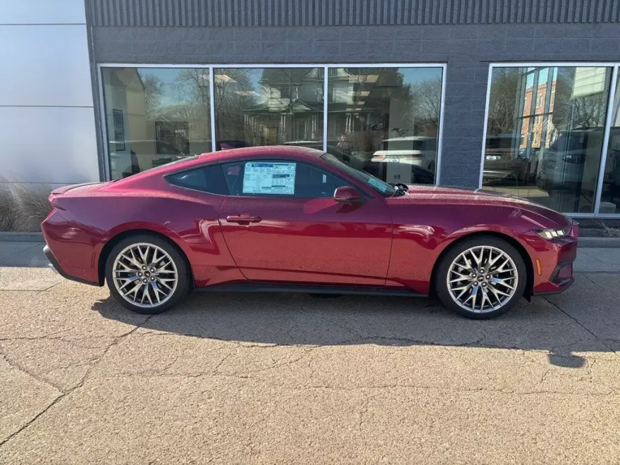 2025 Ford Mustang EcoBoost Premium photo 1