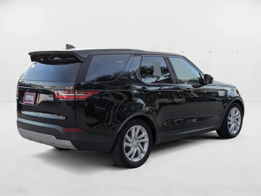 2017 Land Rover Discovery HSE photo 1