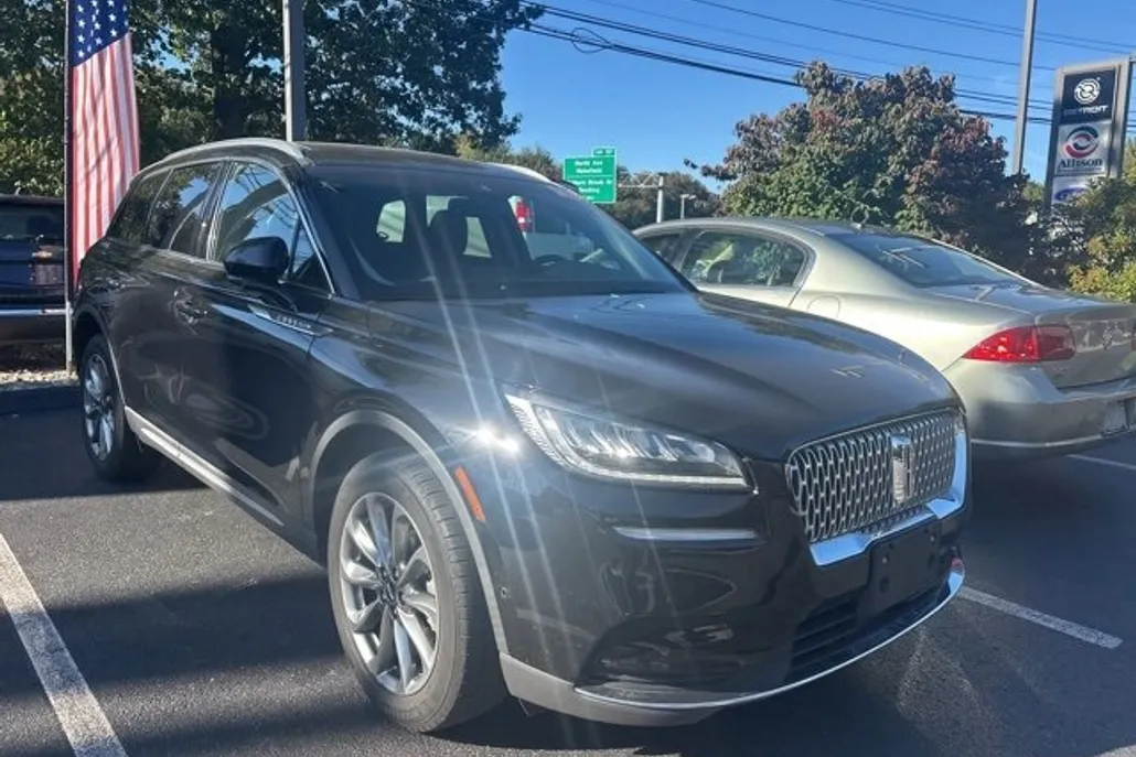 2022 Lincoln Corsair Standard photo 1
