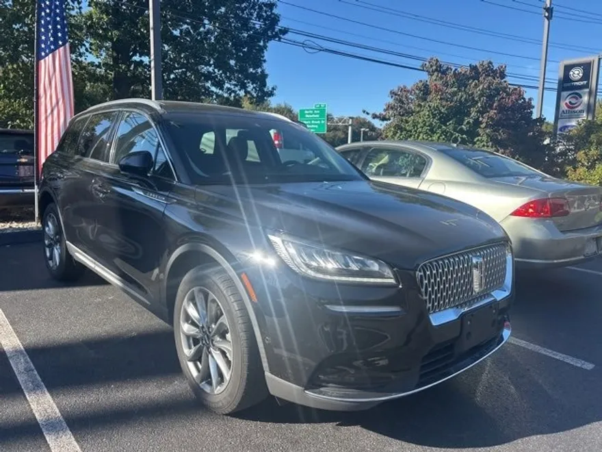 2022 Lincoln Corsair Standard photo 1