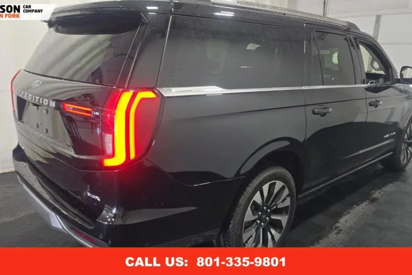 2025 Ford Expedition MAX Platinum photo 1