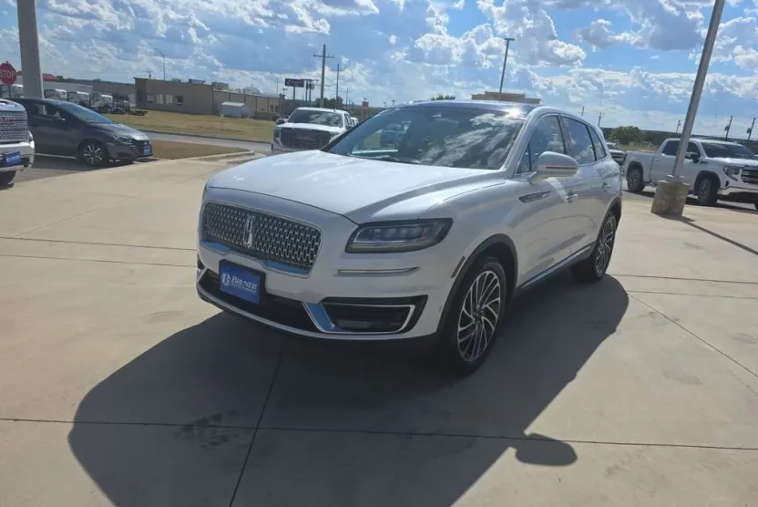 2019 Lincoln Nautilus Reserve photo 1