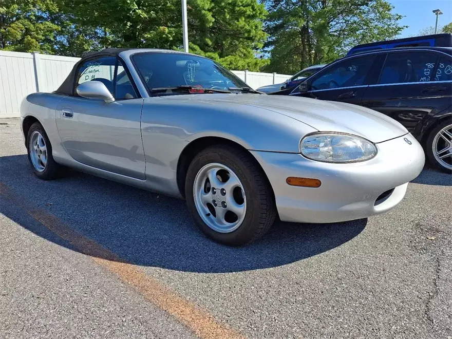 1999 Mazda MX-5 Miata Miata Base photo 1
