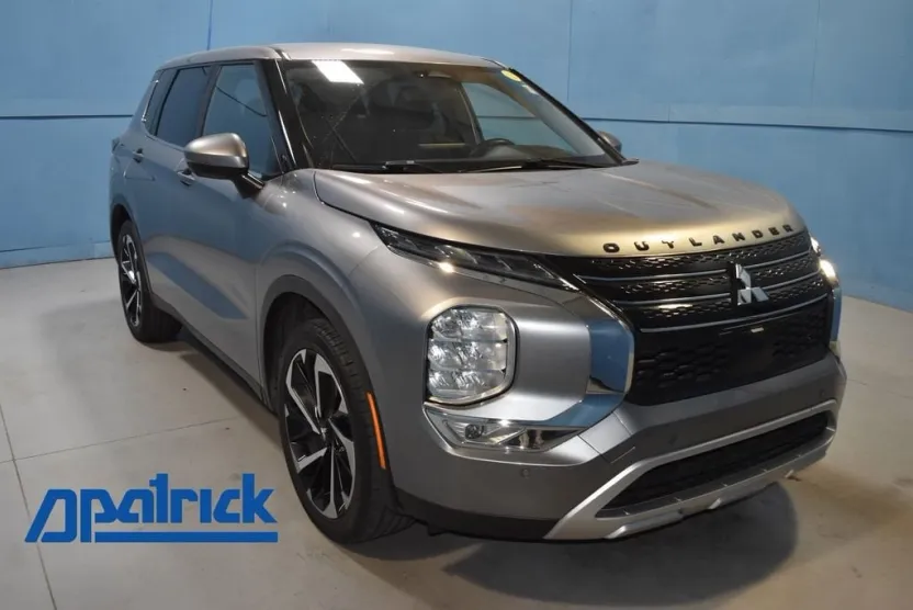 2022 Mitsubishi Outlander SE photo 1