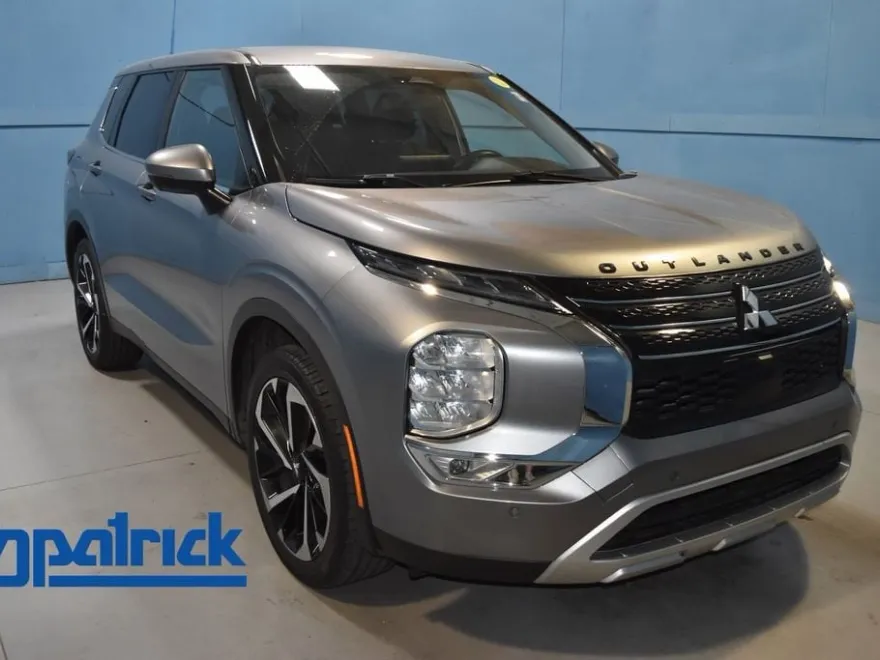 2022 Mitsubishi Outlander SE photo 1