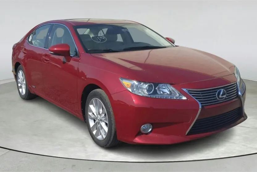 2013 Lexus ES 300h photo 1
