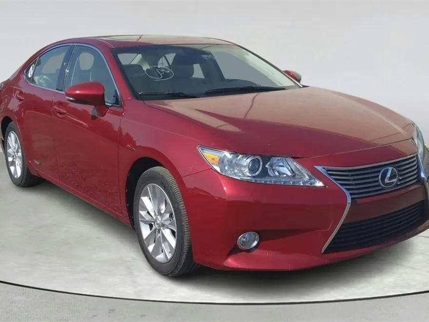 2013 Lexus ES 300h photo 1