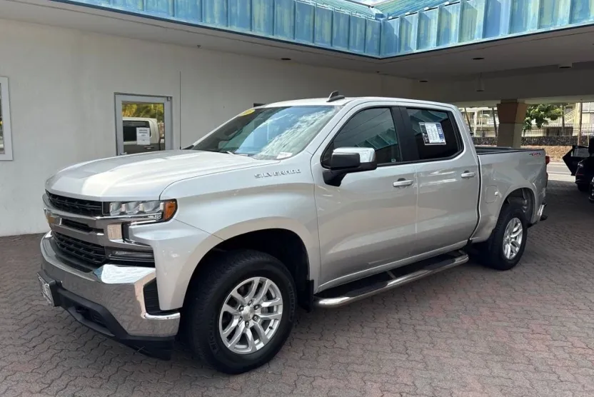 2022 Chevrolet Silverado 1500 LT photo 1