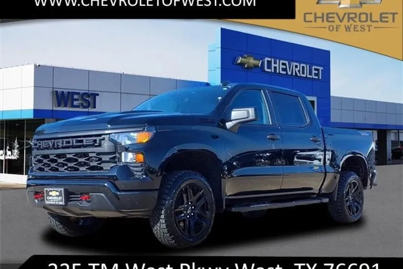 2025 Chevrolet Silverado 1500 Custom Trail Boss photo 1