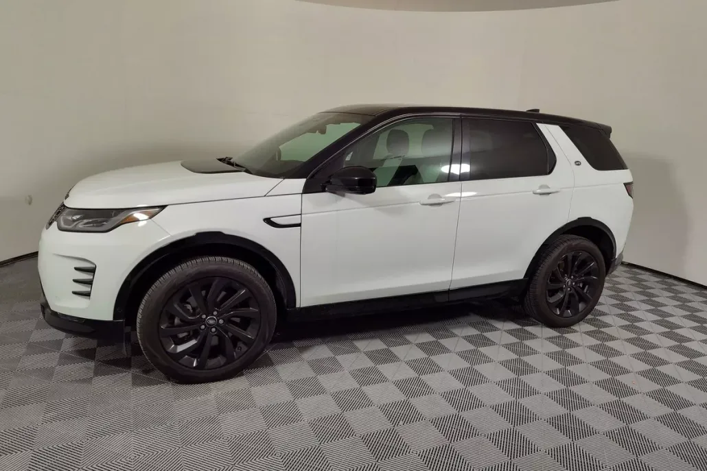 2025 Land Rover Discovery Sport Dynamic SE photo 1