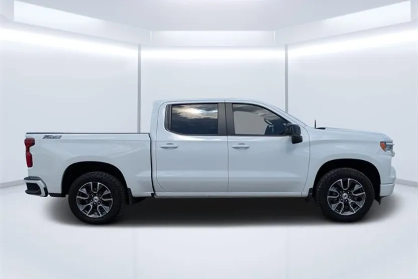 2024 Chevrolet Silverado 1500 RST photo 1