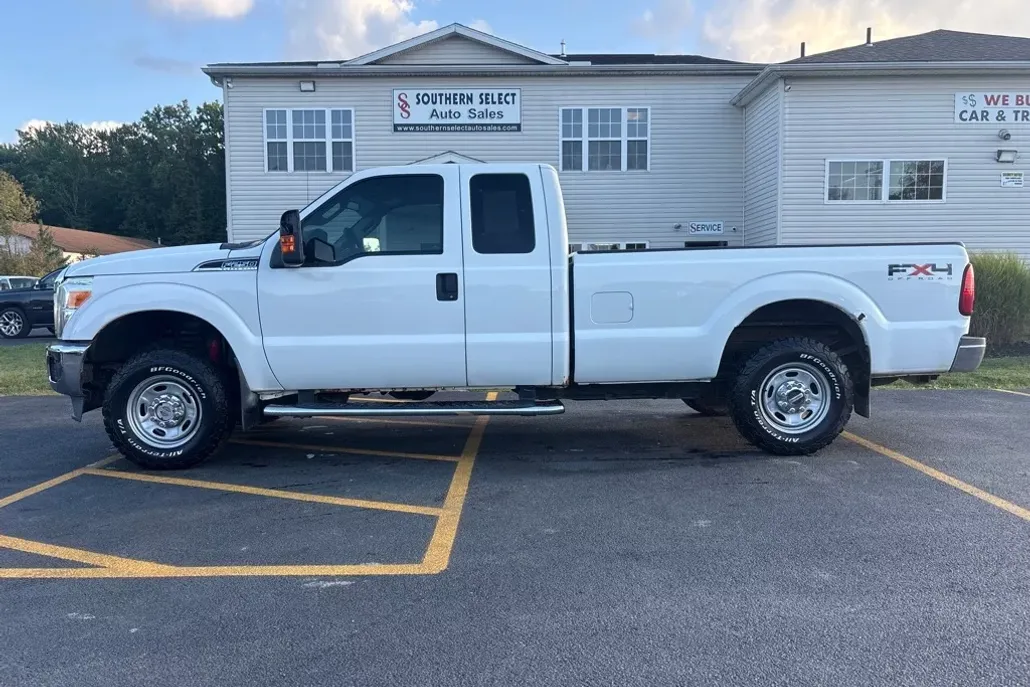2011 Ford F-250 XLT photo 1