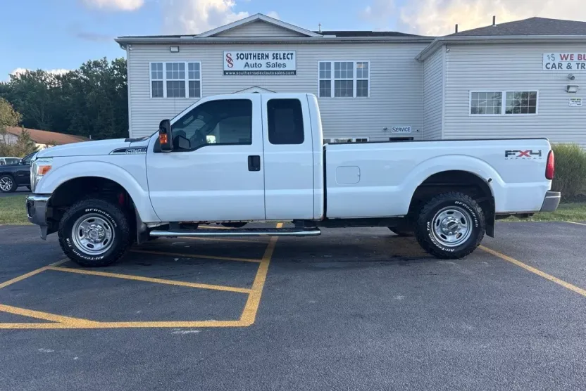 2011 Ford F-250 XLT photo 1