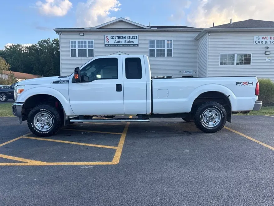2011 Ford F-250 XLT photo 1